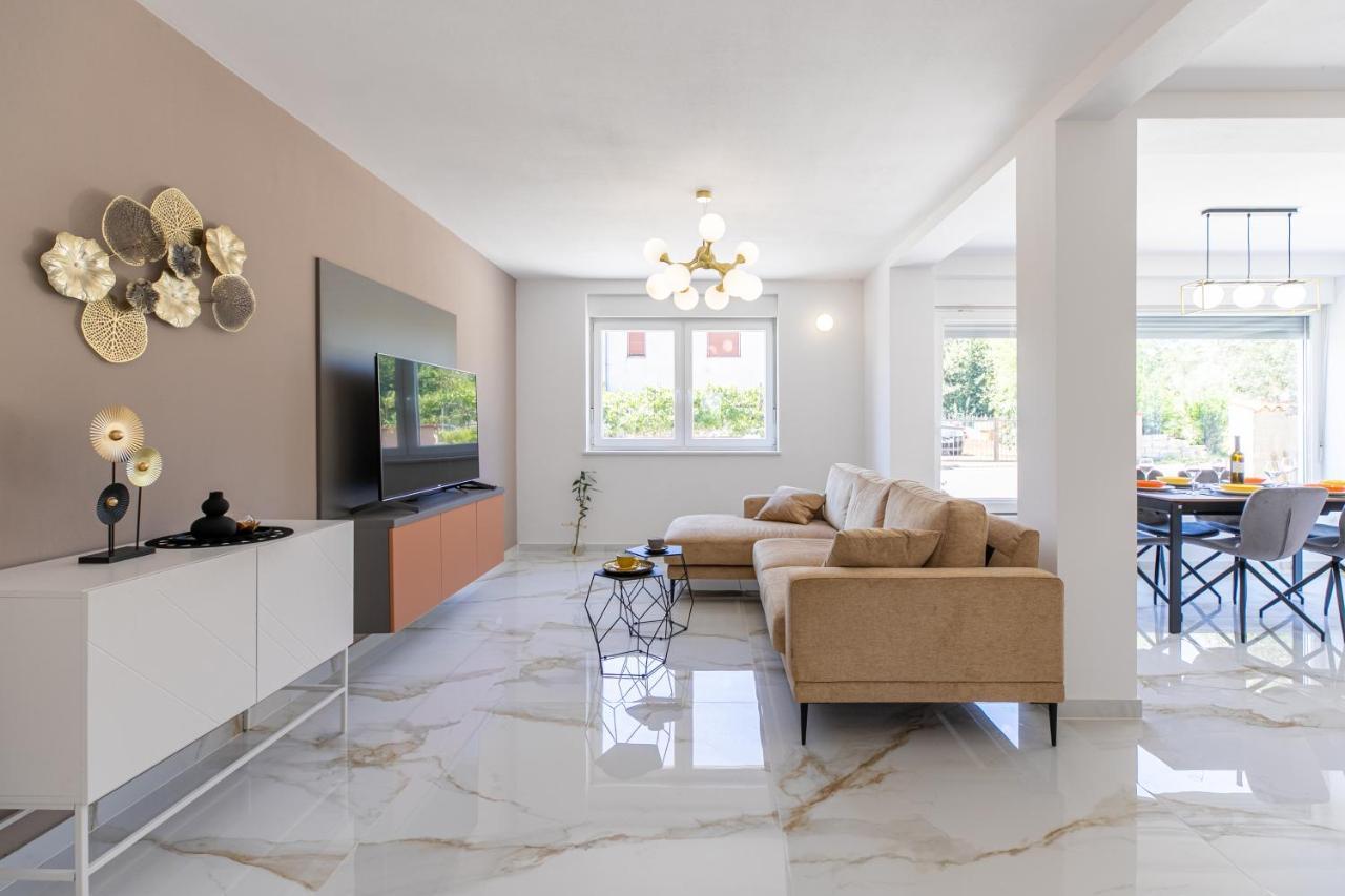 Apartman Suzi PUY Exterior foto