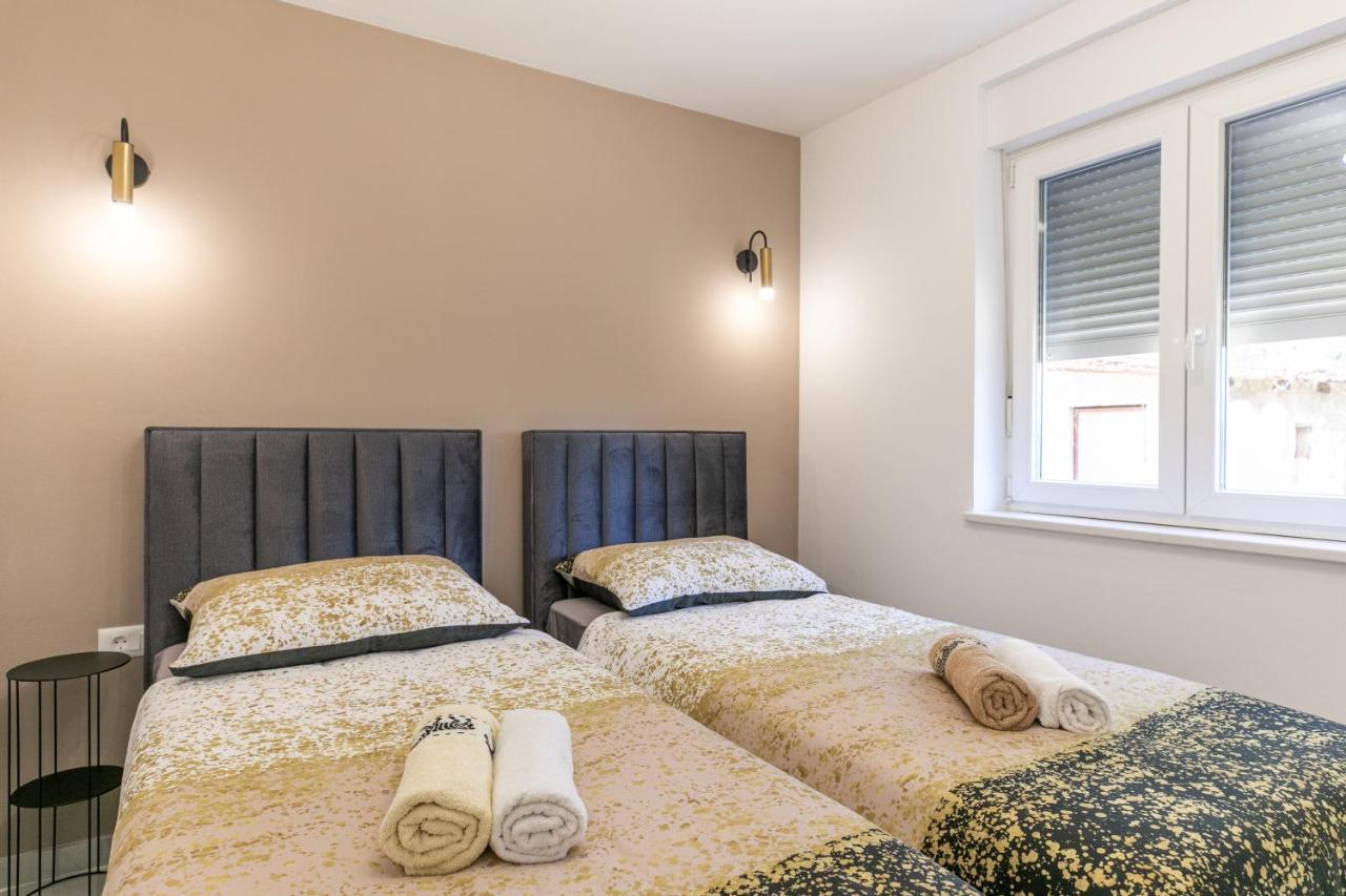 Apartman Suzi PUY Exterior foto