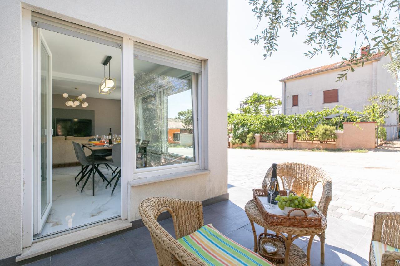 Apartman Suzi PUY Exterior foto