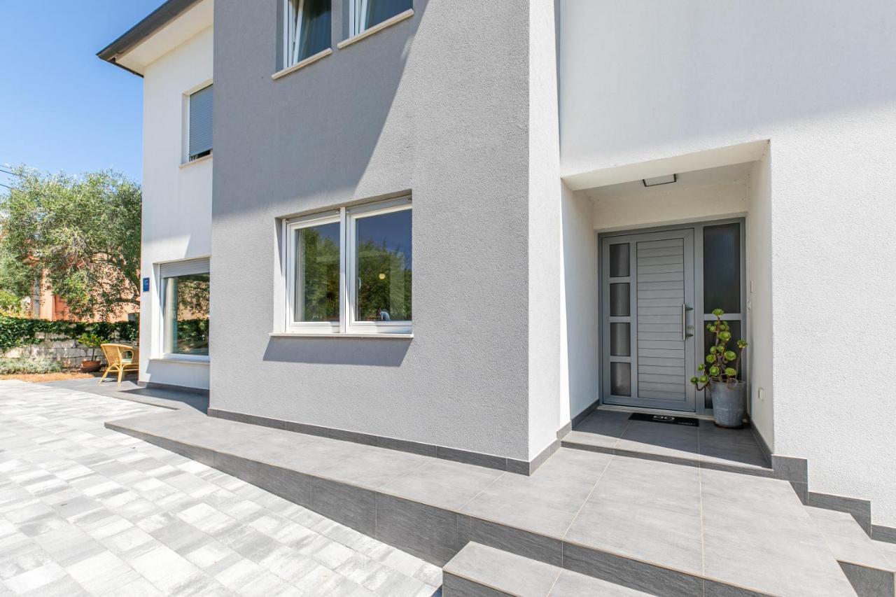 Apartman Suzi PUY Exterior foto